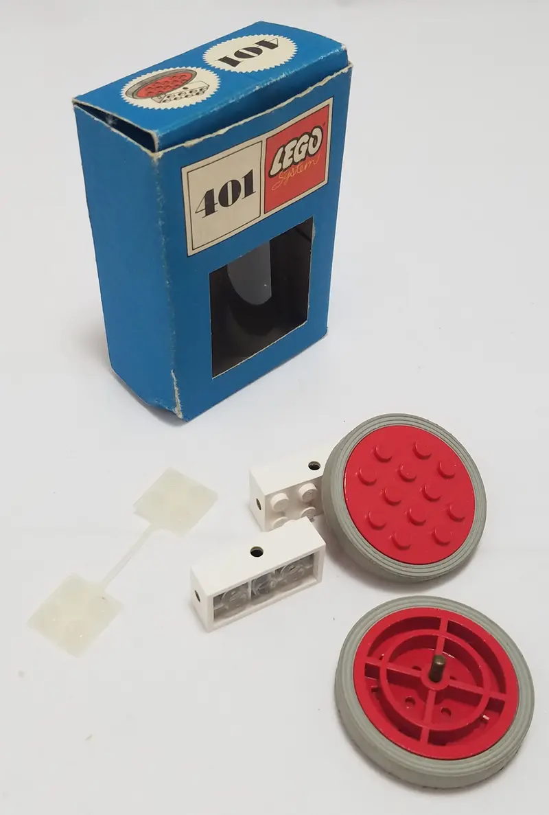 LEGO System 401 Large Wheels with Axles (System) set, image 2