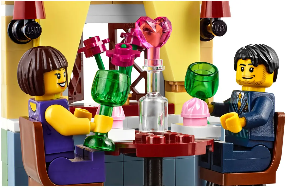 LEGO Seasonal 40120 Valentine's Day Dinner set, image 3