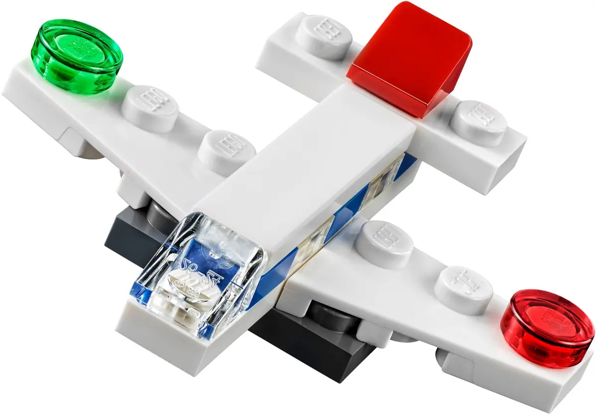 LEGO Seasonal 40222 Christmas Build-Up set, image 8