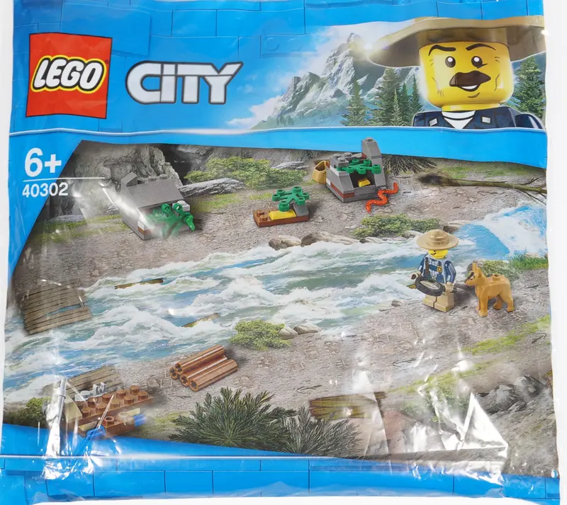 LEGO City 40302 Become my City Hero set