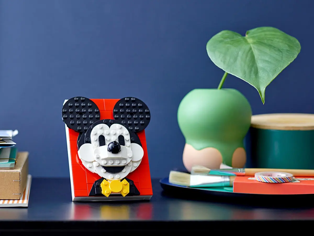 LEGO Brick Sketches 40456 Mickey Mouse set, image 4