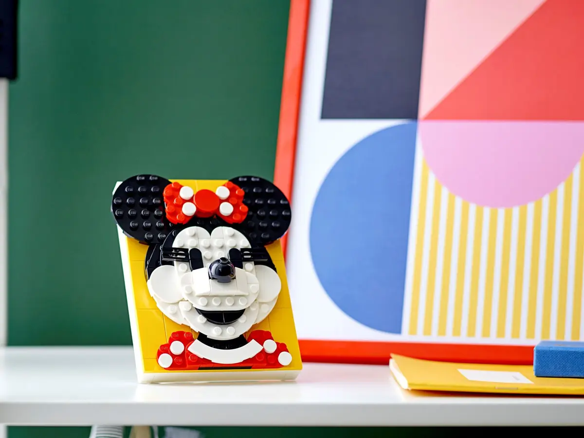 LEGO Brick Sketches 40457 Minnie Mouse set, image 4