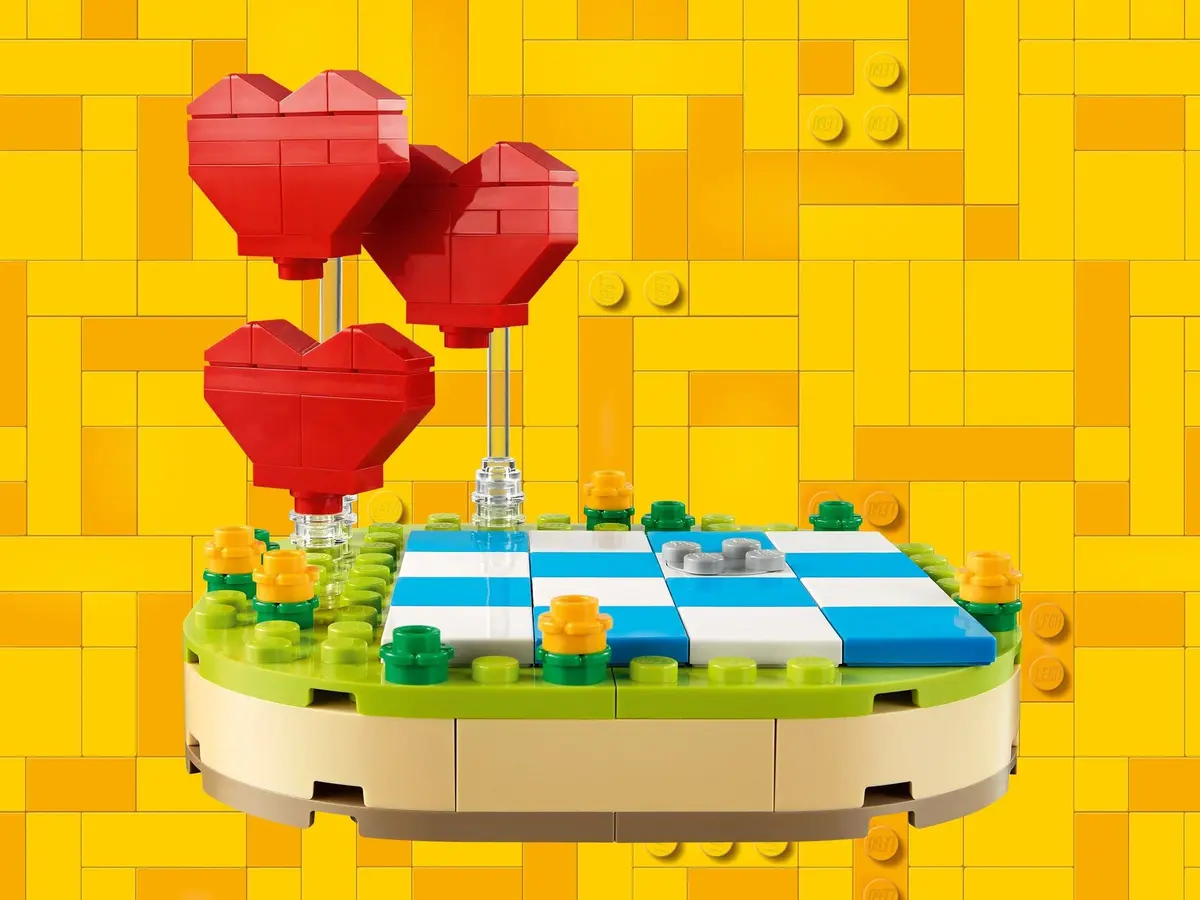 LEGO Seasonal 40462 Valentine's Brown Bear set, image 5
