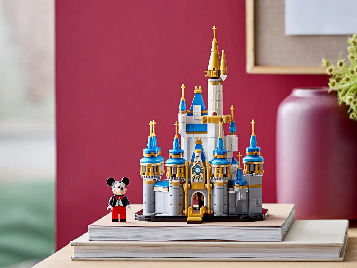 LEGO Disney 40478 Mini Disney Castle set, image 4