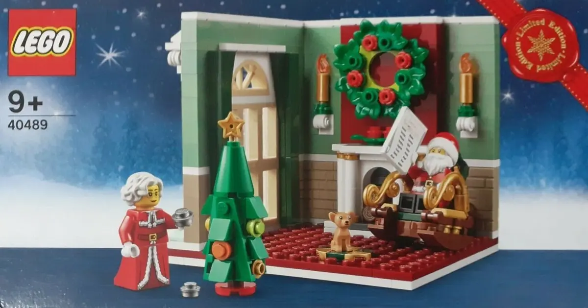 LEGO Seasonal 40489 Mr. and Mrs. Claus' Living Room set