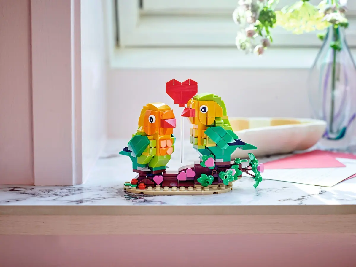 LEGO Seasonal 40522 Valentine Lovebirds set, image 4