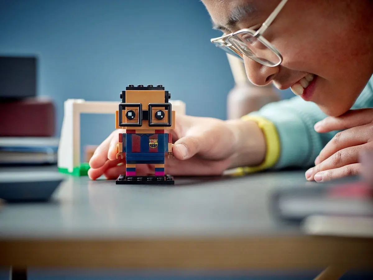 LEGO BrickHeadz 40542 FC Barcelona Go Brick Me set, image 4