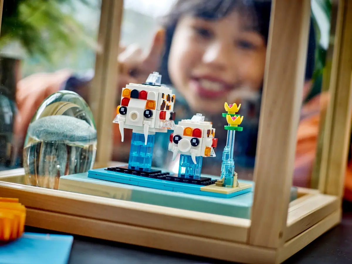 LEGO BrickHeadz 40545 Koi Fish set, image 7