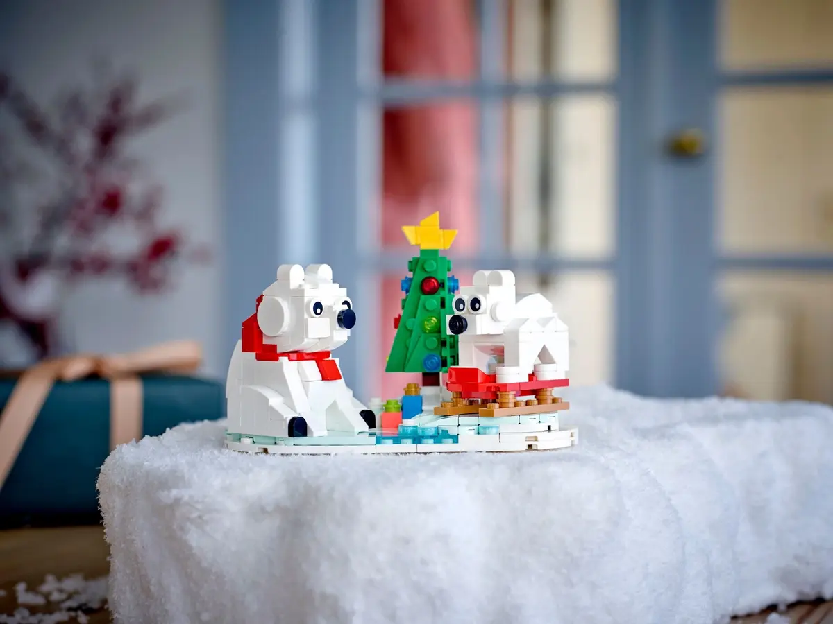 LEGO Seasonal 40571 Wintertime Polar Bears set, image 5