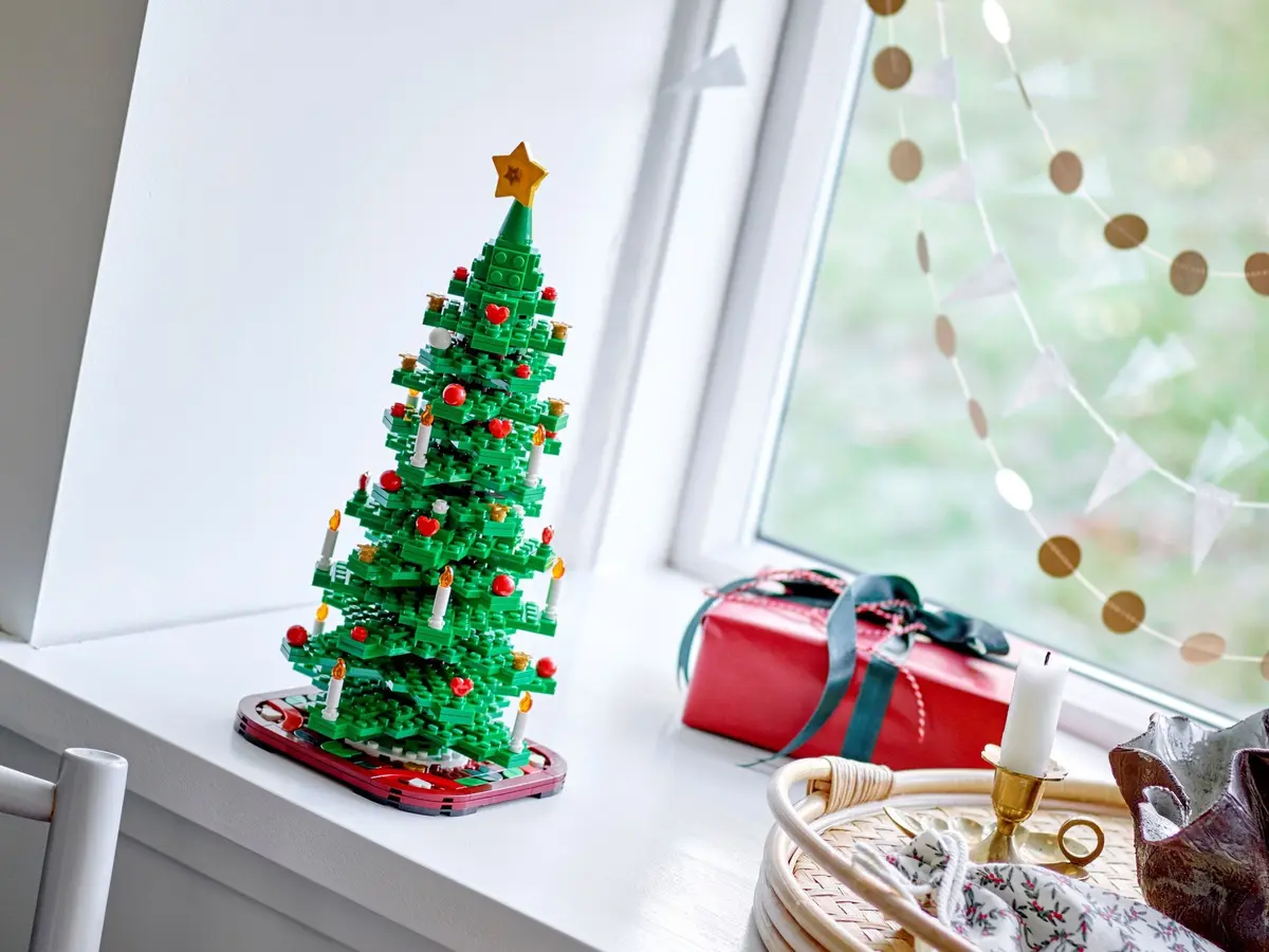 LEGO Seasonal 40573 Christmas Tree set, image 4