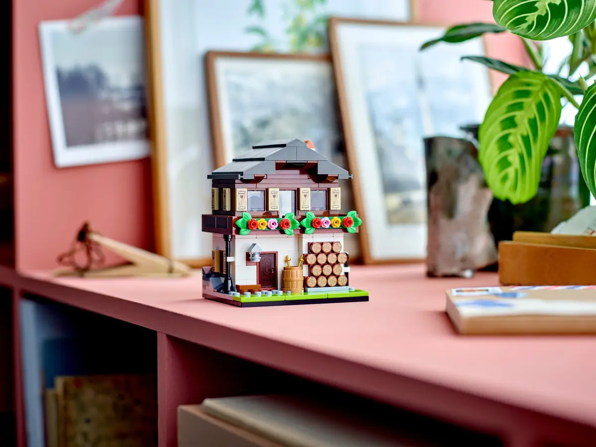 LEGO Promotional 40594 Houses of the World 3 set, image 4