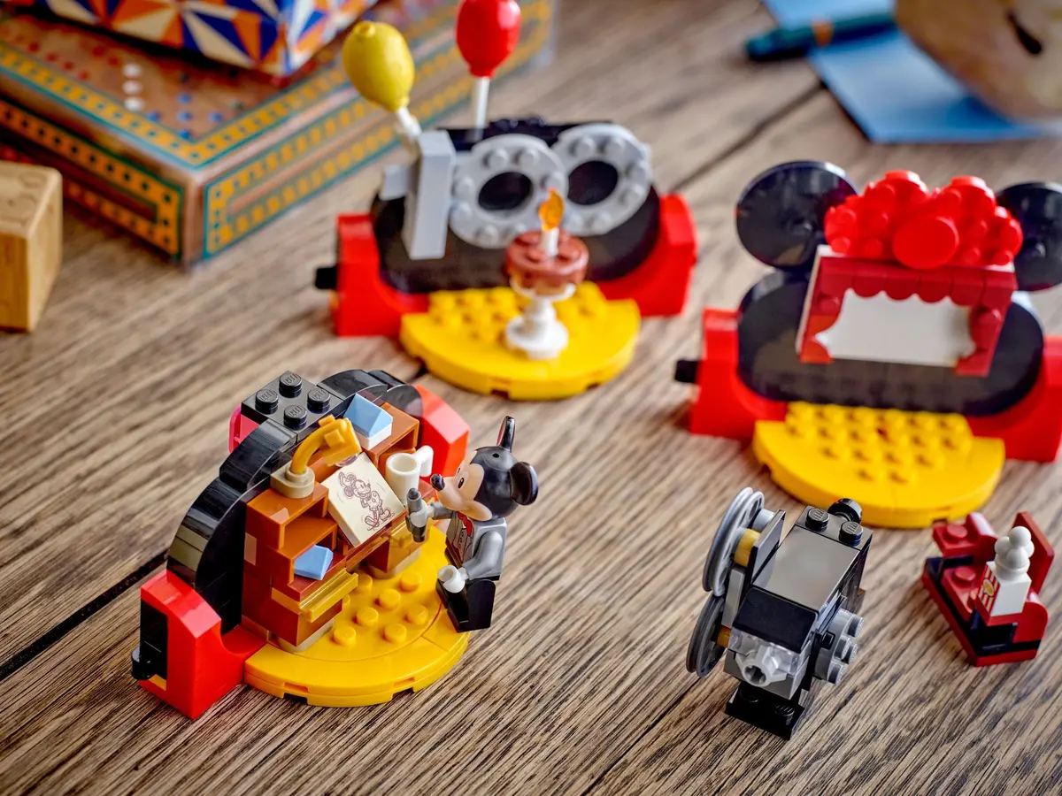 LEGO Disney 40600 Disney 100 Years Celebration set, image 7