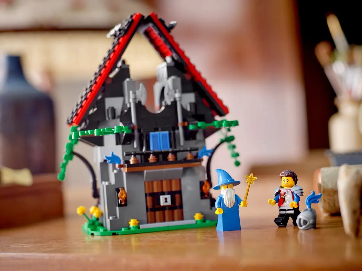 LEGO Icons 40601 Majisto's Magical Workshop set, image 4