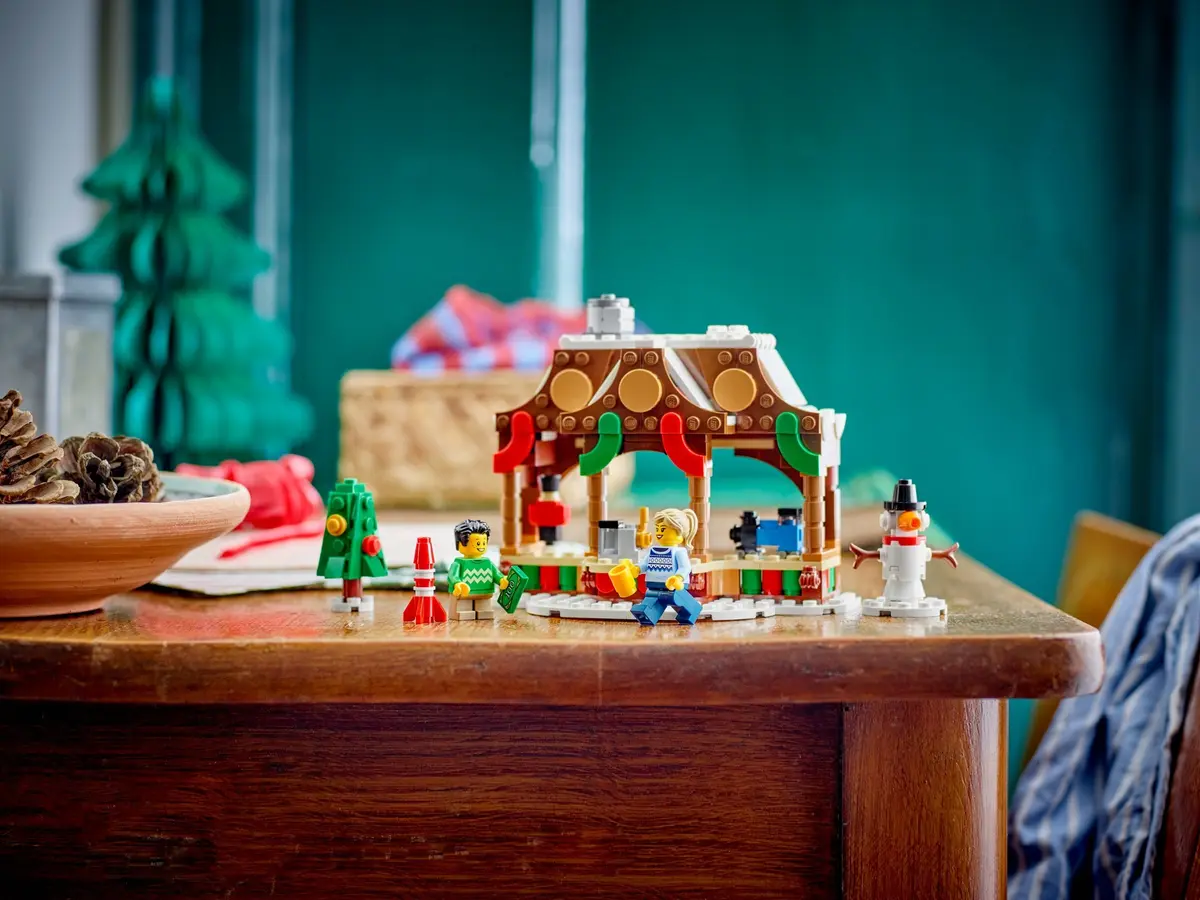 LEGO Creator 40602 Winter Market Stall set, image 4