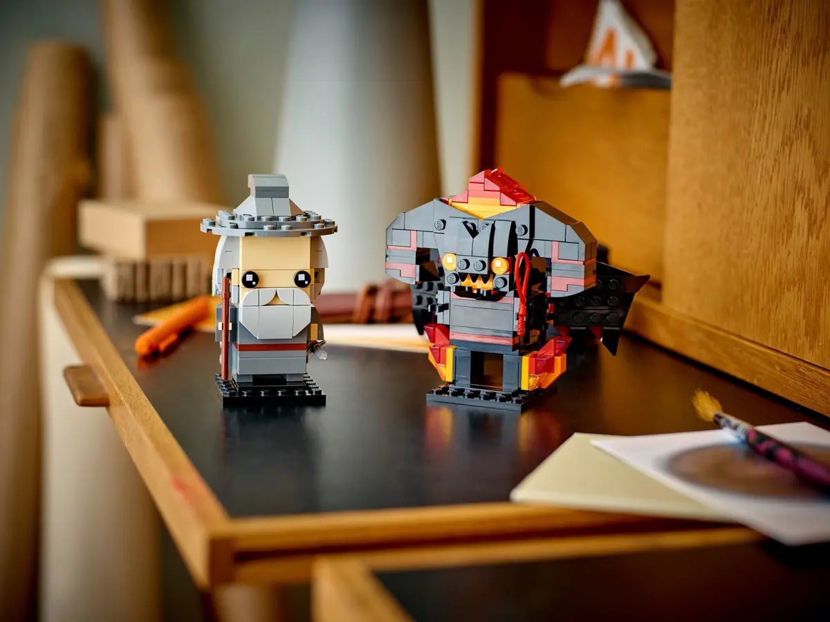 LEGO BrickHeadz 40631 Gandalf the Grey & Balrog set, image 5