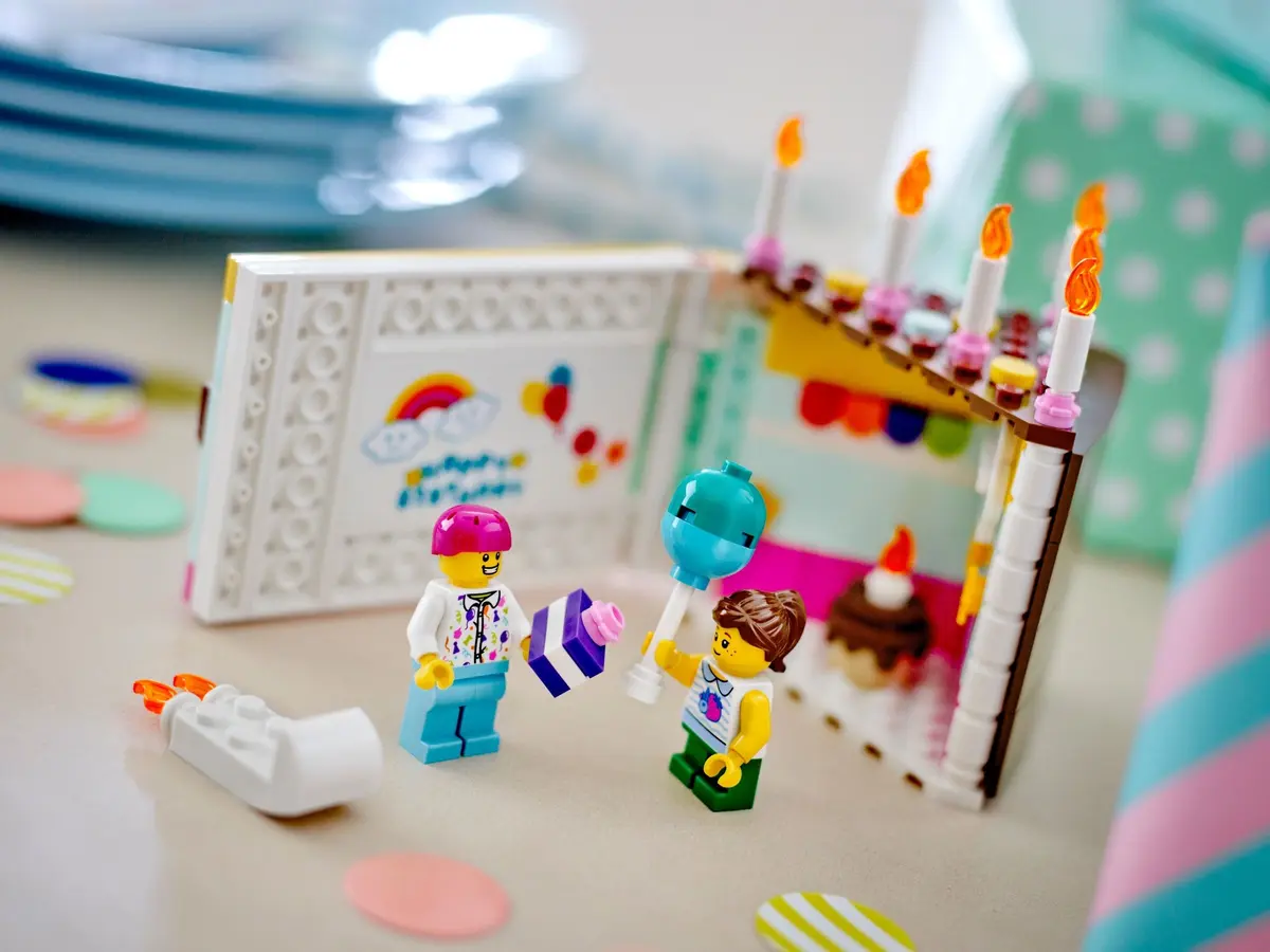 LEGO Seasonal 40641 Birthday Cake set, image 5