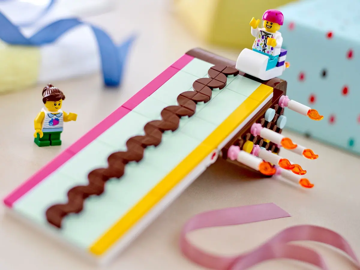 LEGO Seasonal 40641 Birthday Cake set, image 6