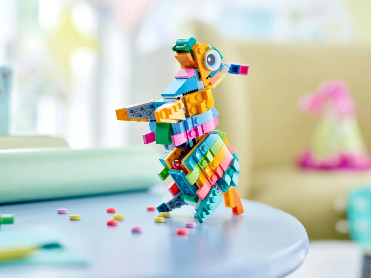 LEGO Seasonal 40644 Piñata set, image 5