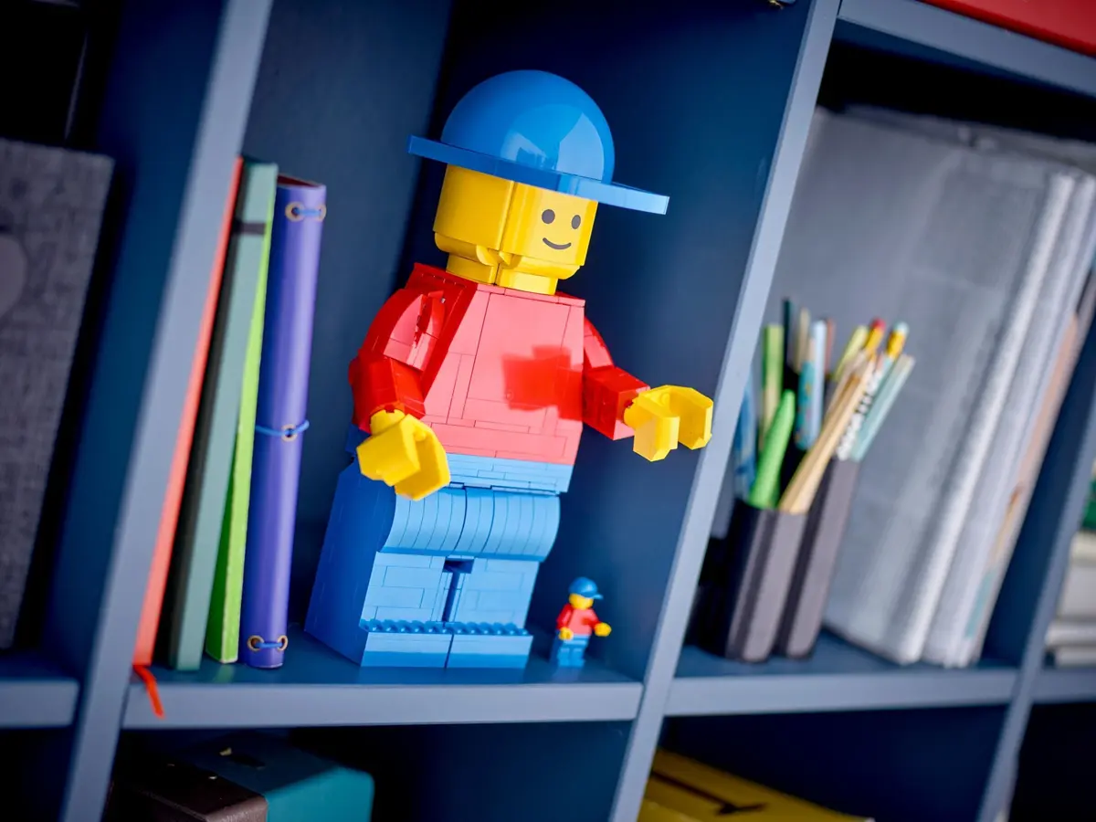 LEGO Miscellaneous 40649 Up-Scaled LEGO Minifigure set, image 6
