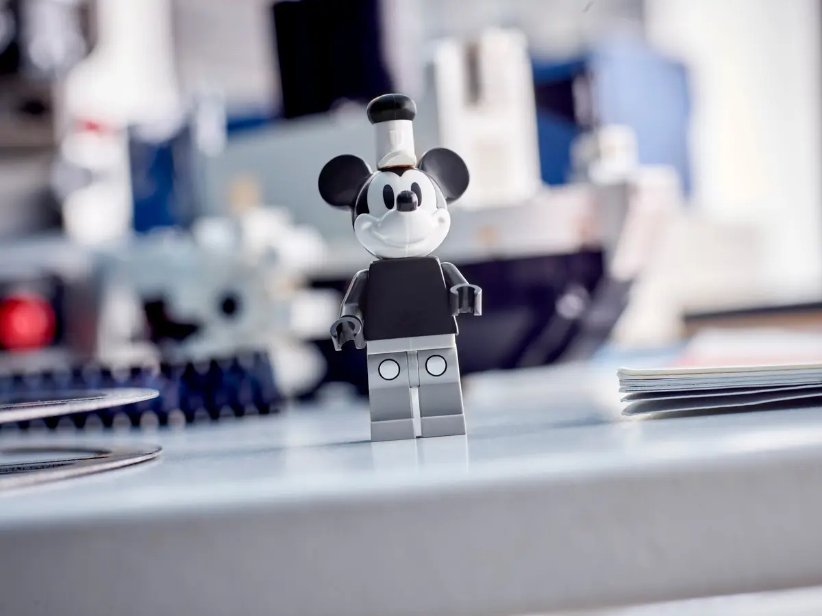 LEGO Disney 40659 Mini Steamboat Willie set, image 6
