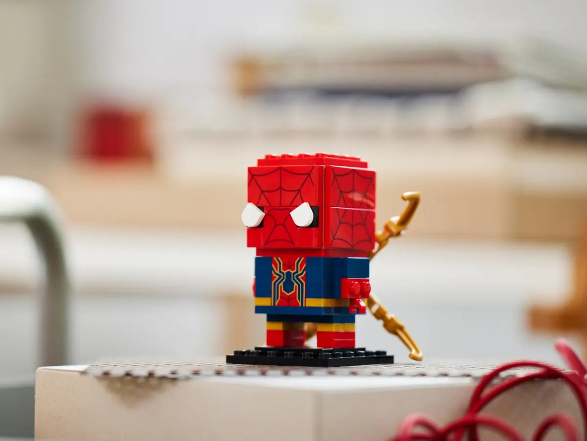 LEGO BrickHeadz 40670 Iron Spider-Man set, image 5