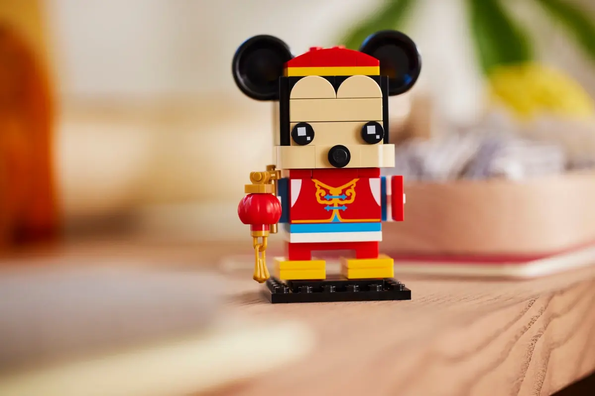 LEGO BrickHeadz 40673 Spring Festival Mickey Mouse set, image 5