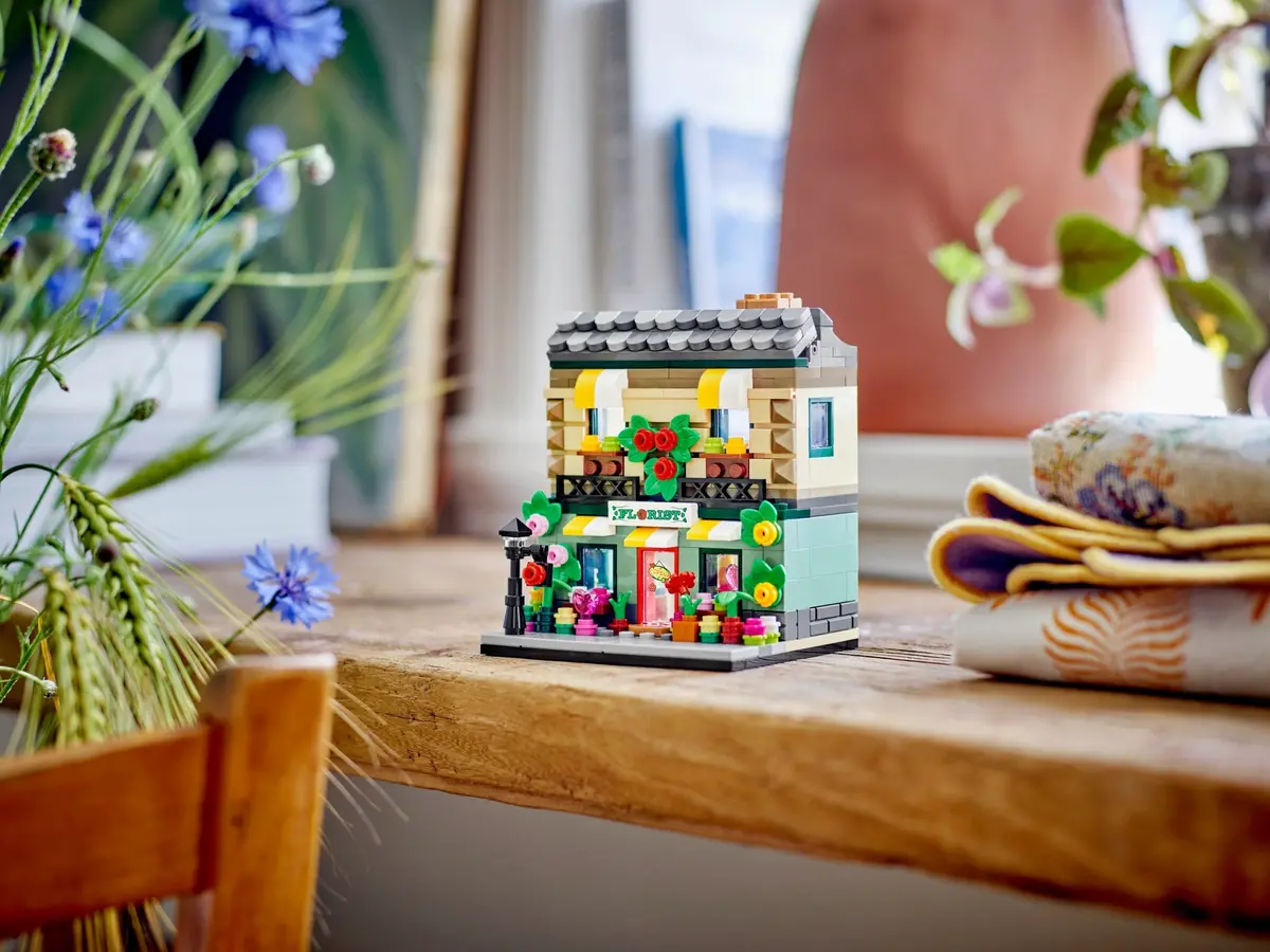 LEGO Promotional 40680 Flower Store set, image 4