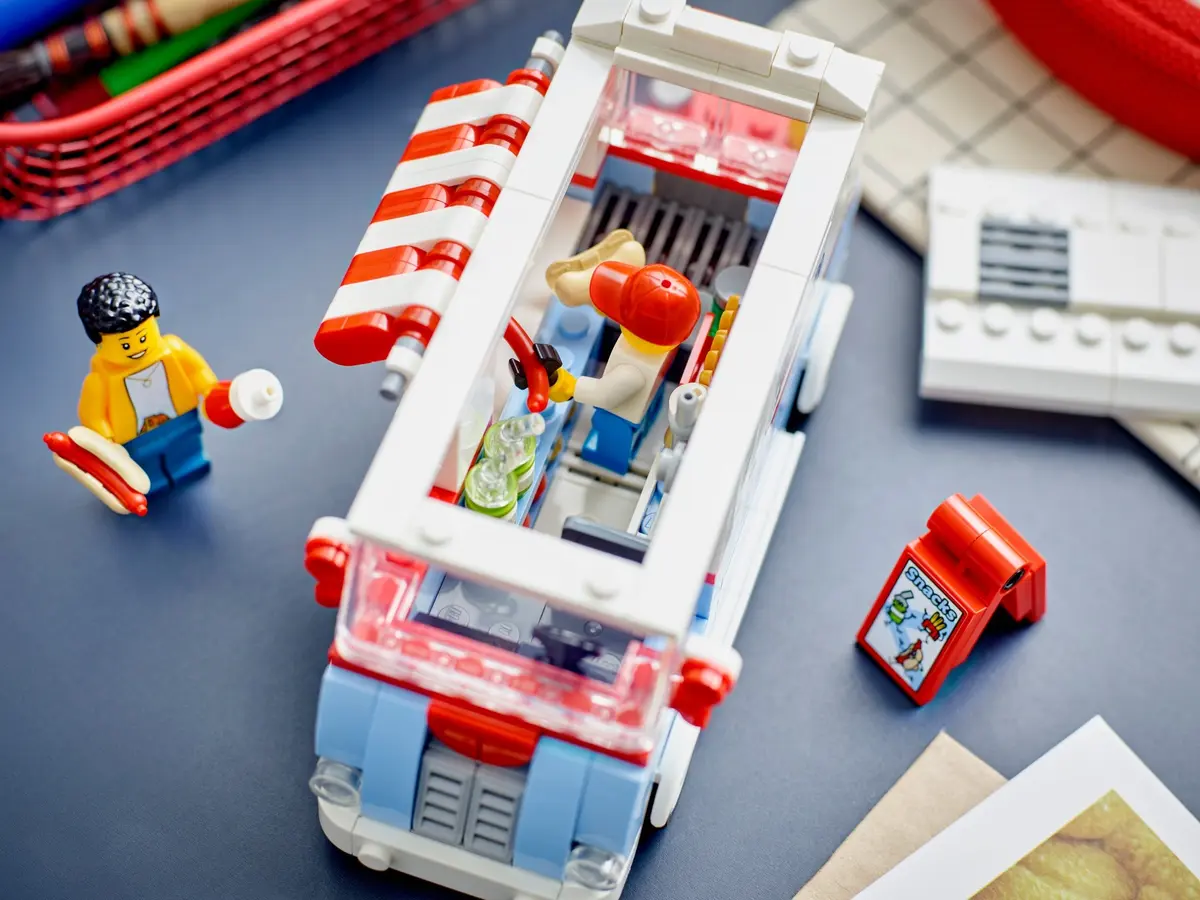 LEGO Icons 40681 Retro Food Truck set, image 5