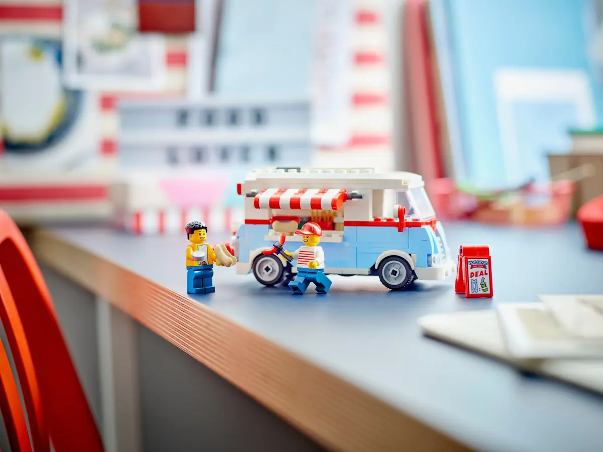LEGO Icons 40681 Retro Food Truck set, image 4