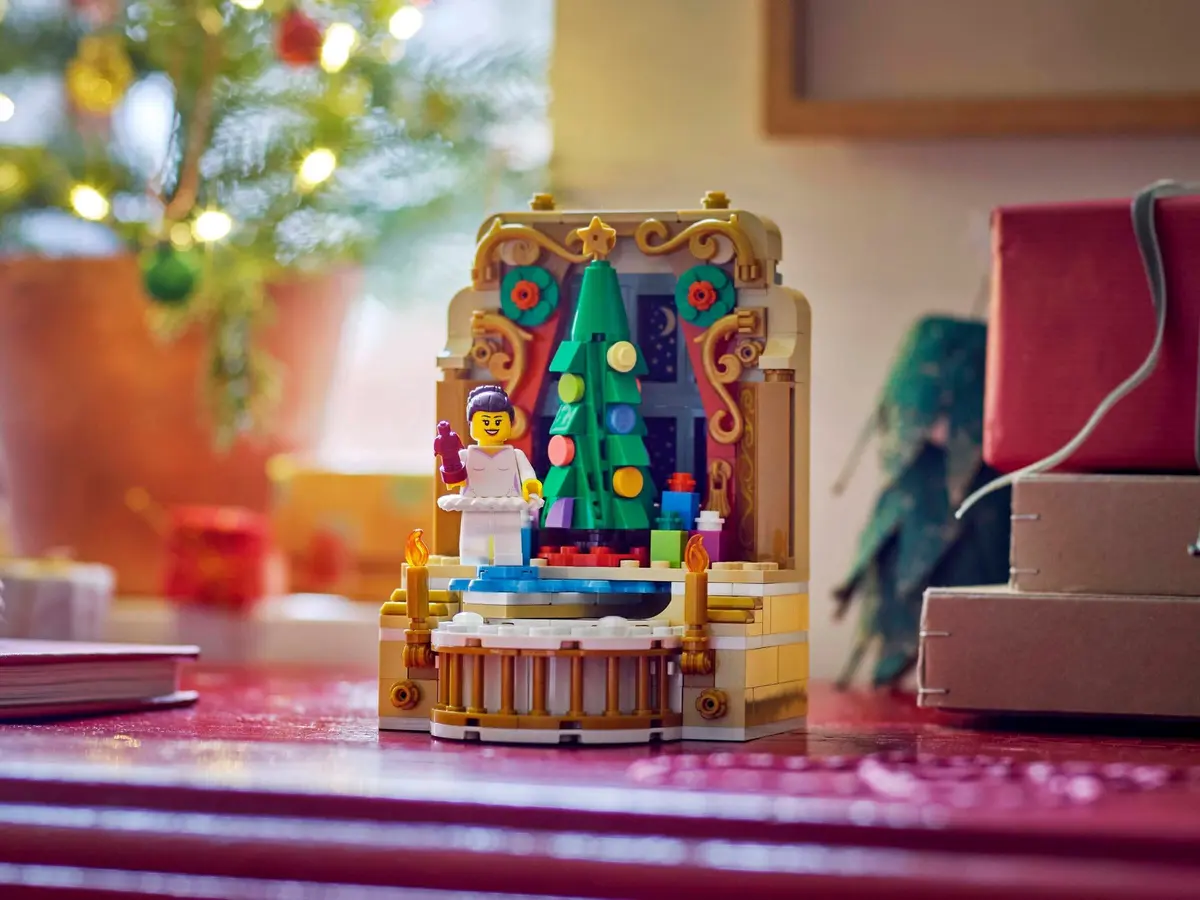 LEGO Seasonal 40701 Ballerina & Nutcracker Scene set, image 4
