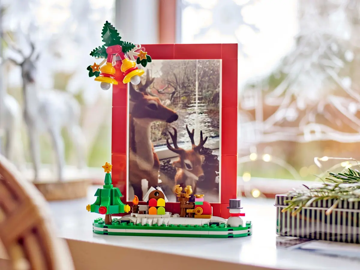 LEGO Seasonal 40702 Christmas Picture Frame set, image 5