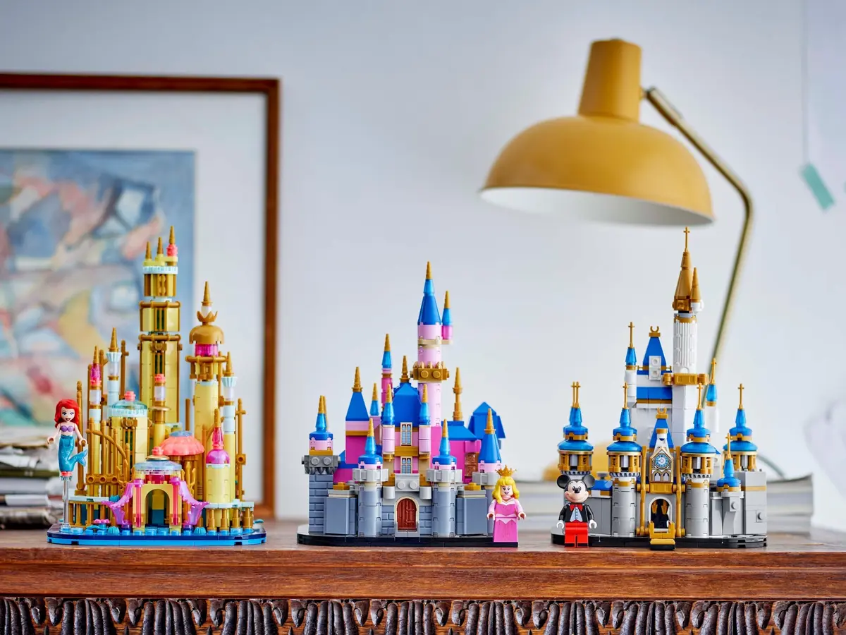 LEGO Disney 40720 Mini Disney Sleeping Beauty Castle set, image 6
