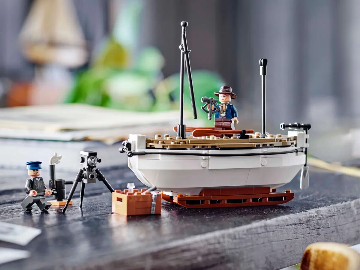 LEGO Icons 40729 Shackleton's Lifeboat set, image 4