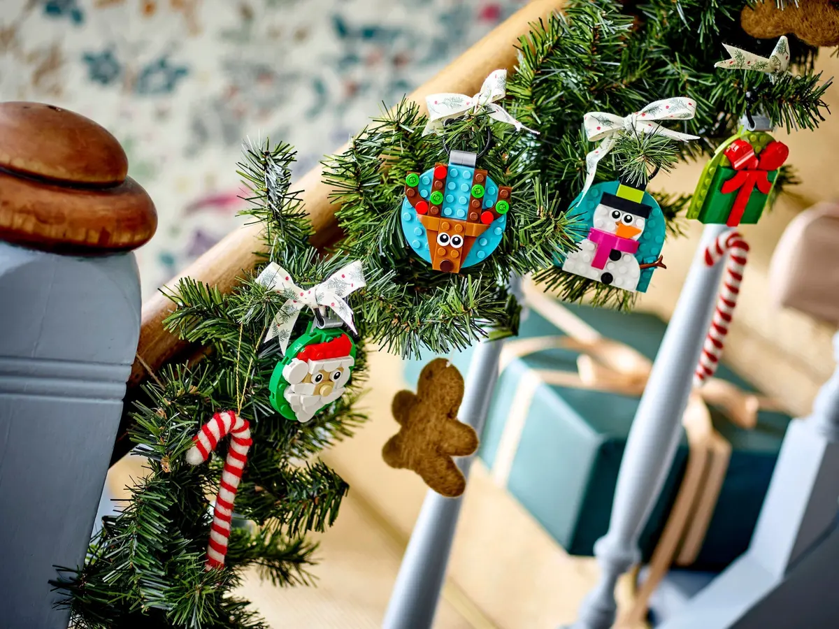 LEGO Seasonal 40744 Christmas Ornament Selection set, image 6