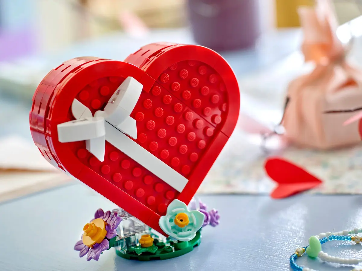 LEGO Creator 40759 Celebration Series: Valentine's Day Box set, image 5