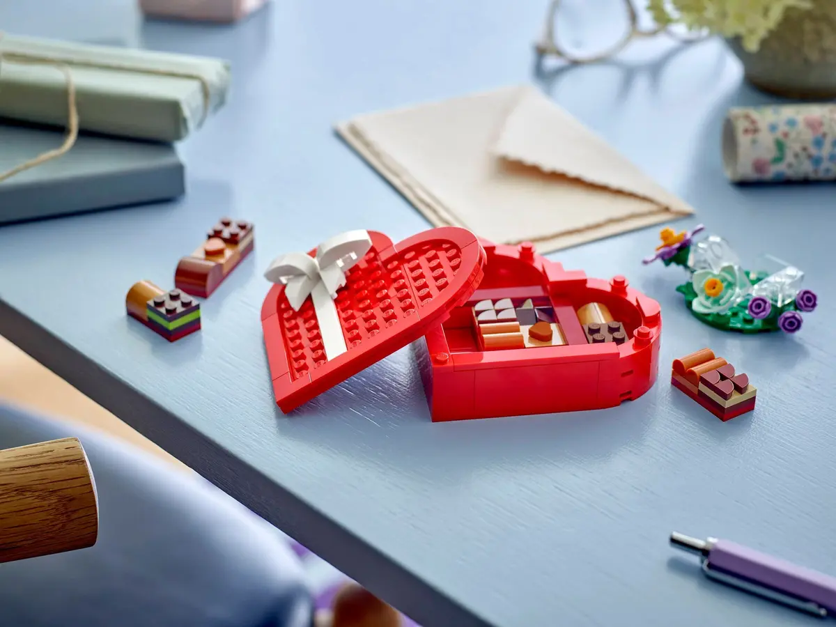LEGO Creator 40759 Celebration Series: Valentine's Day Box set, image 7