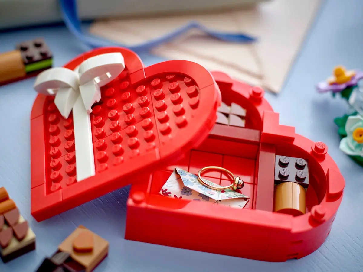 LEGO Creator 40759 Celebration Series: Valentine's Day Box set, image 6