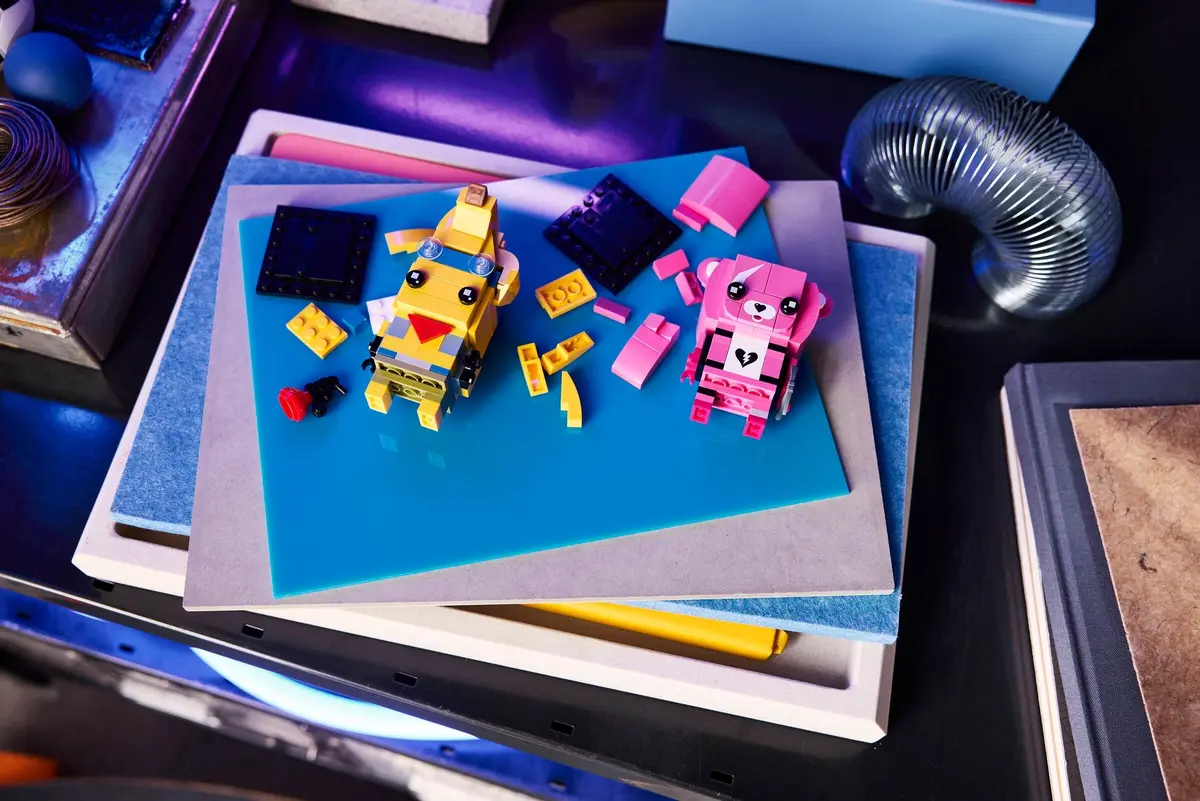 LEGO BrickHeadz 40760 Adventure Peely & Cuddle Team Leader set, image 4