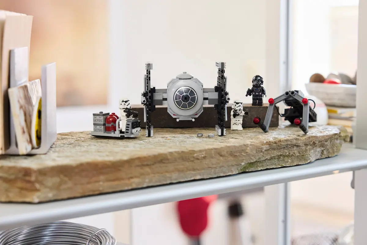 LEGO Star Wars 40771 TIE Fighter with Imperial Hangar Rack set, image 6