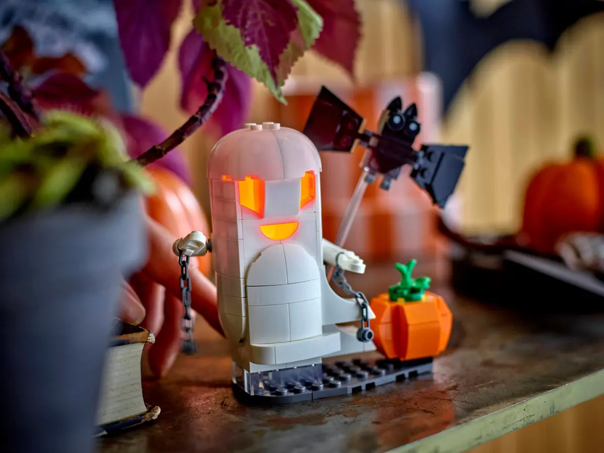 LEGO Creator 40772 Celebration Series: Luminous Ghost set, image 4