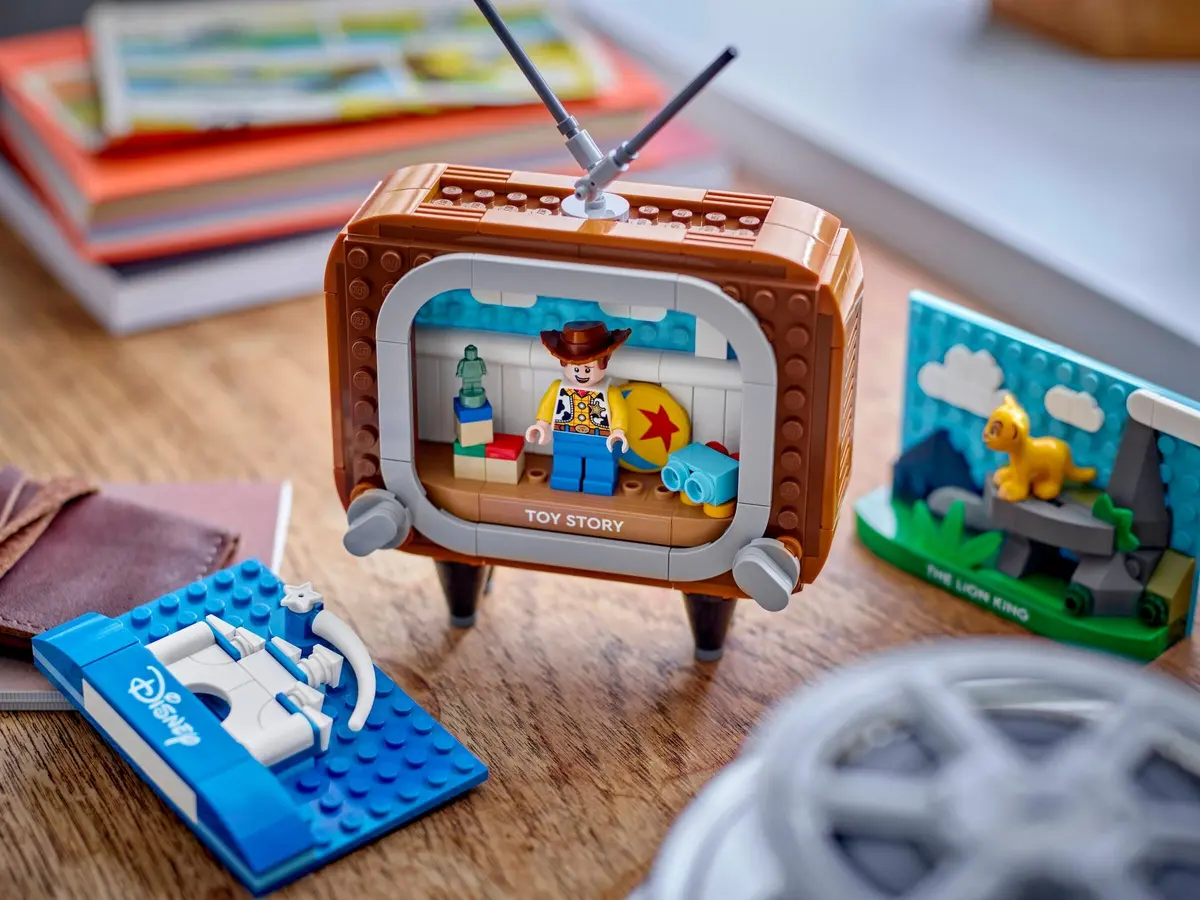 LEGO Disney 40774 Classic Animation Scenes set, image 4