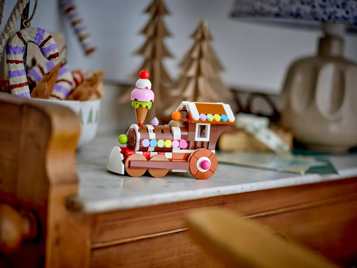 LEGO Creator 40777 Celebration Series: Gingerbread Train Ornament set, image 4