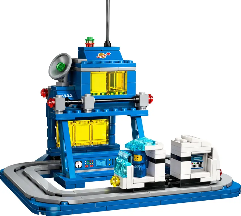 LEGO Ideas 40786 Micro Command Centre set