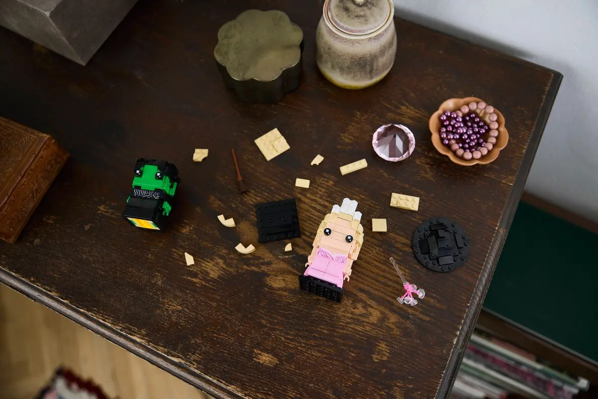 LEGO BrickHeadz 40794 Elphaba & Glinda Figures set, image 4
