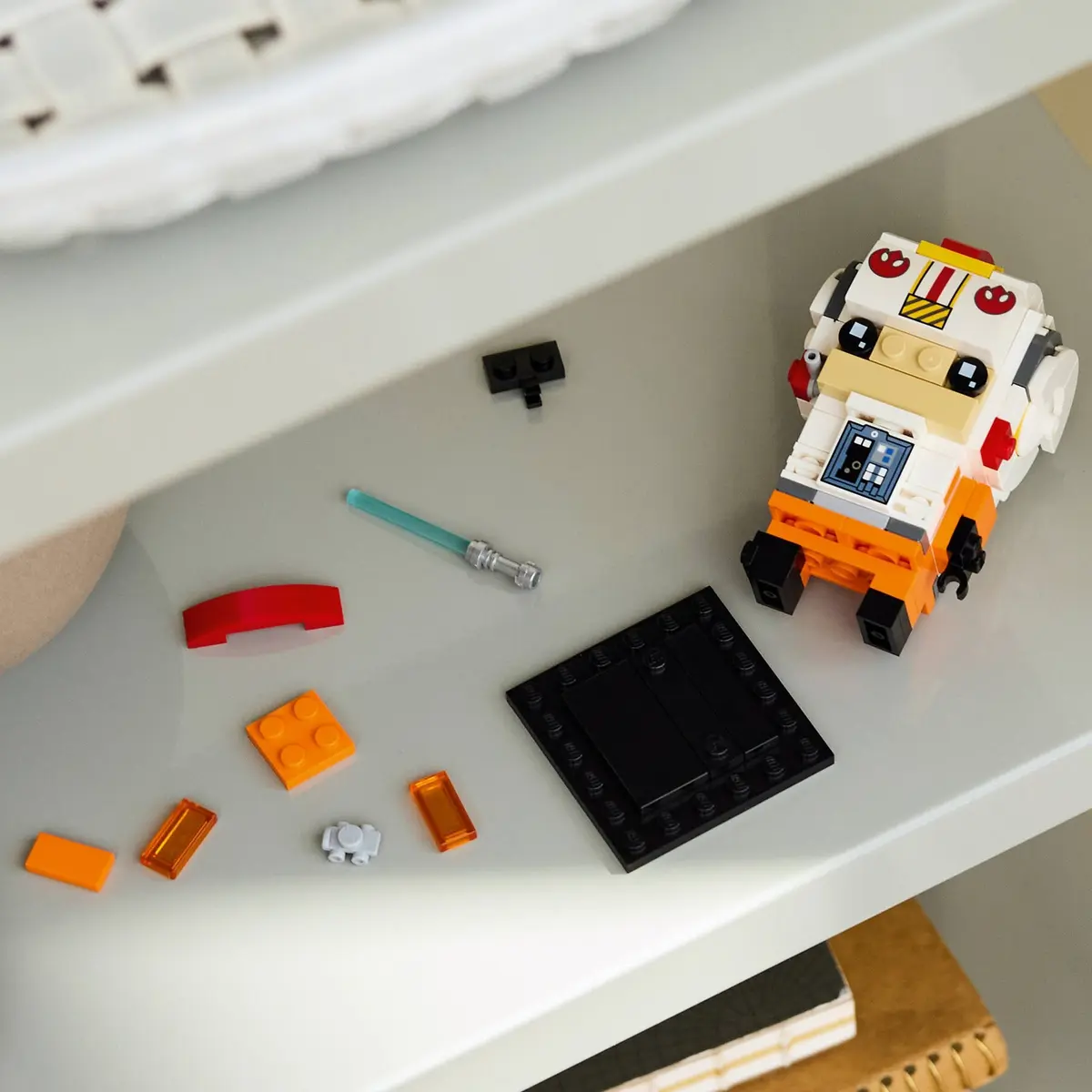 LEGO BrickHeadz 40795 Luke Skywalker (Rebel Pilot) set, image 4