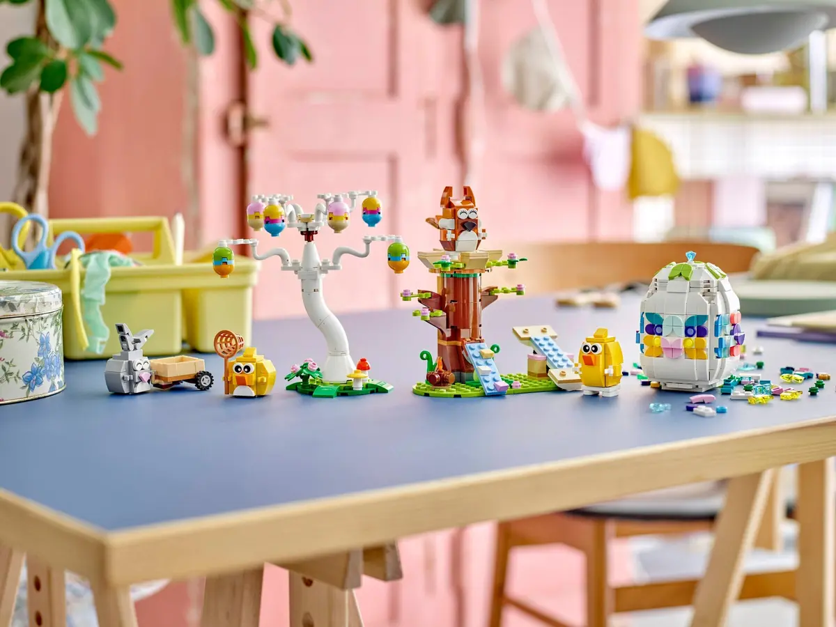 LEGO Seasonal 40808 Easter Bunny and Chick Egg Hunt set, image 2