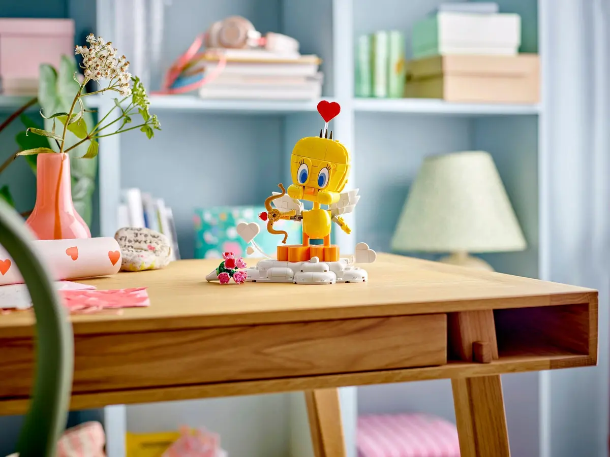 LEGO Seasonal 40824 Sweetheart Tweety Bird set, image 5
