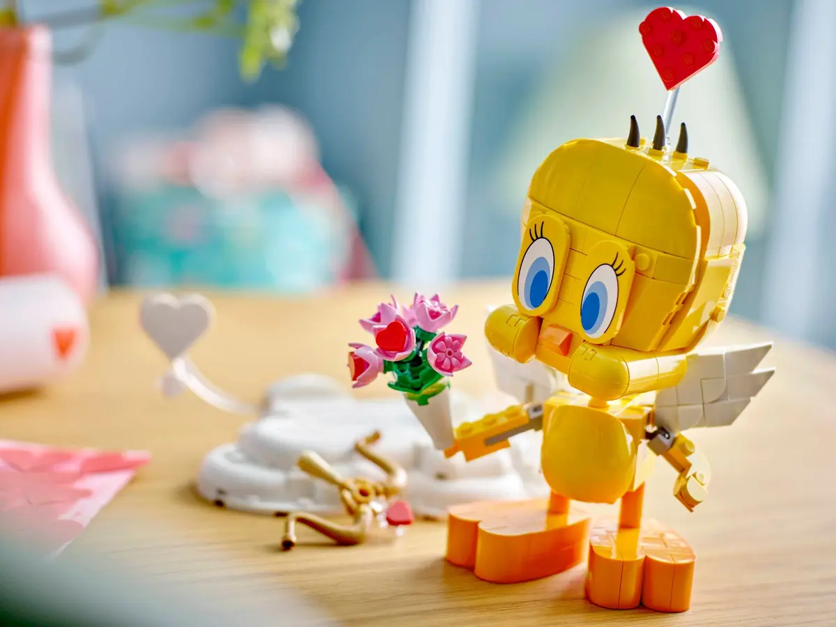 LEGO Seasonal 40824 Sweetheart Tweety Bird set, image 4