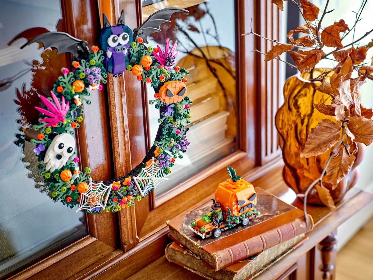 LEGO Seasonal 40825 Halloween Wreath set, image 2