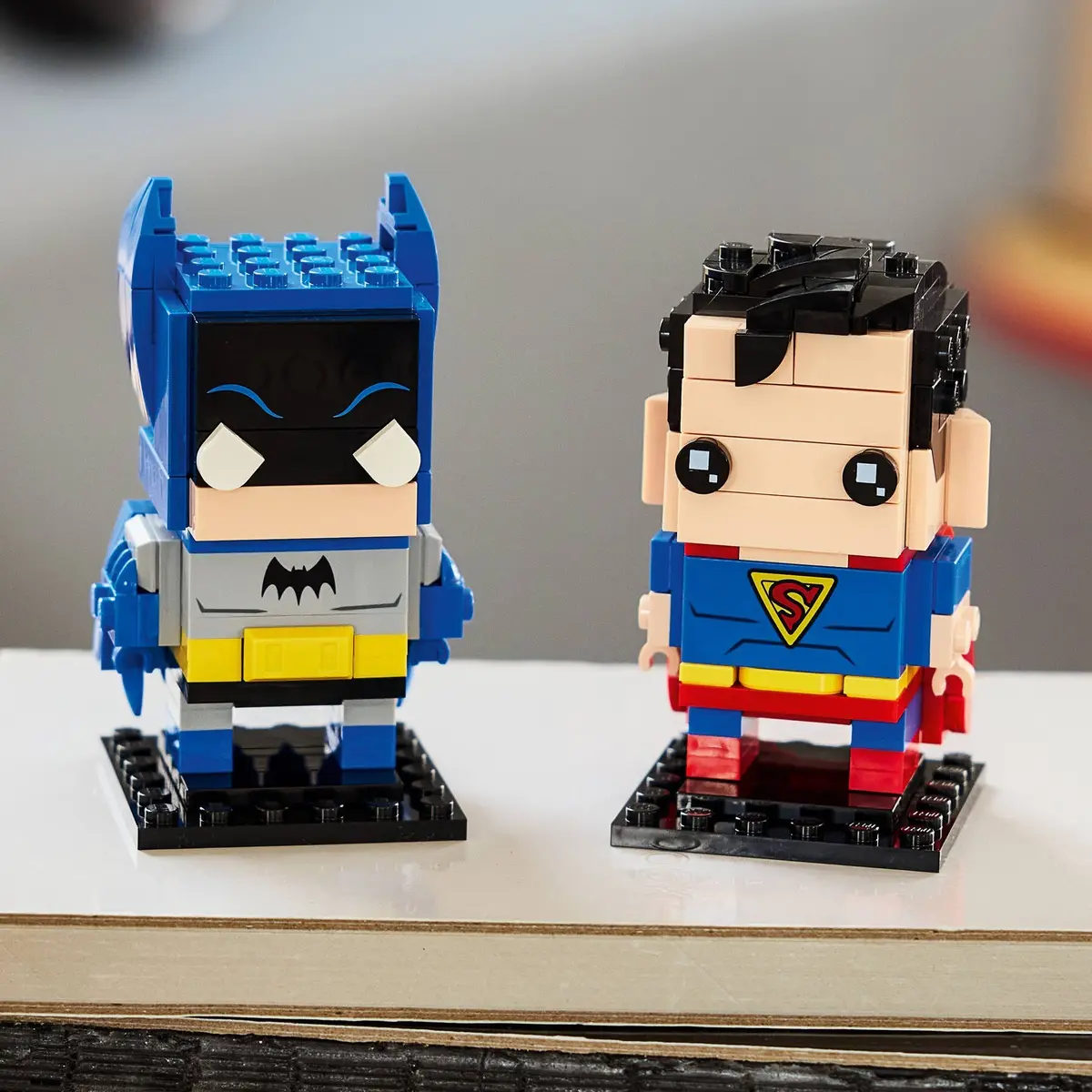 LEGO BrickHeadz 40859 Golden Age Superman and Batman set, image 4